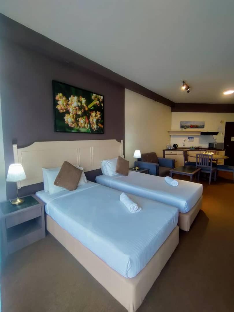 Rainbow Paradise Beachfront Penang Tanjung Bungah  Exterior foto